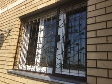 Изготовление распашной решетки РП2на окно - фото