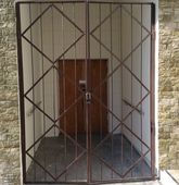 Образец создания металлической решетчатой двери РД03 в Москве